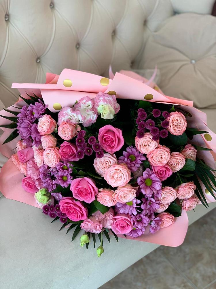 Букет цветов из: Хризантемы, Розы и Лизиантусы в Пролетарском Республики Адыгея