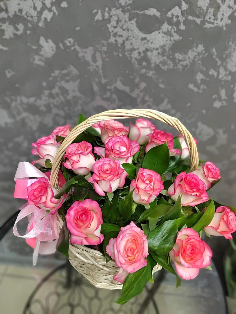 Цветочная композиция из Розы в корзине в Пролетарском Республики Адыгея