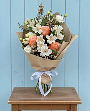 Букет цветов из:  Альстромерии, Лизиантусы, Розы и Хризантемы #REPLACE_PRED# Пролетарском Республики Адыгея