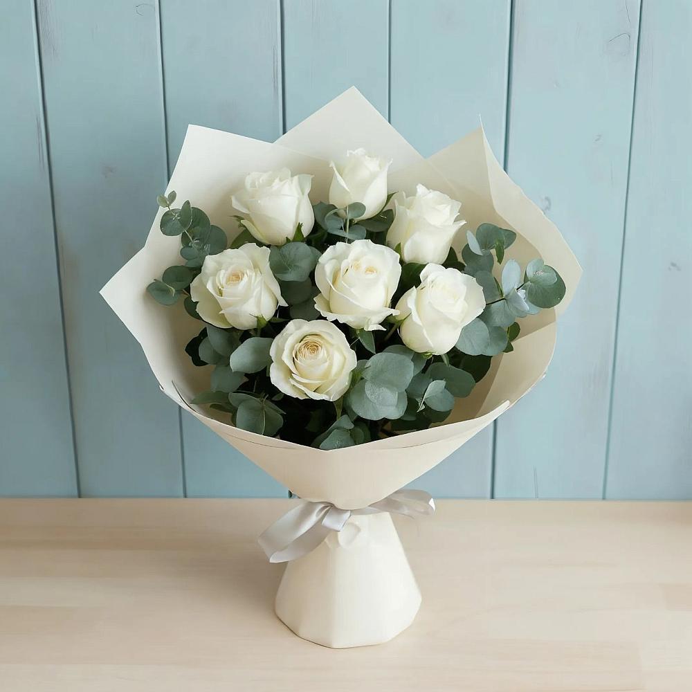 Букет Белые розы в Эвкалипте в Пролетарском Республики Адыгея