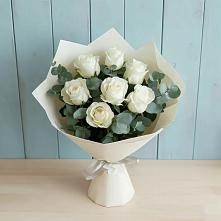 Букет Белые розы в Эвкалипте в Пролетарском Республики Адыгея